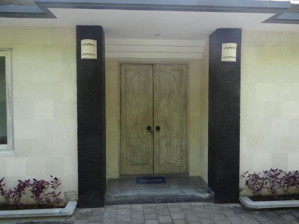 Villa Nuri Merah 1 Kerobokan Exterior foto