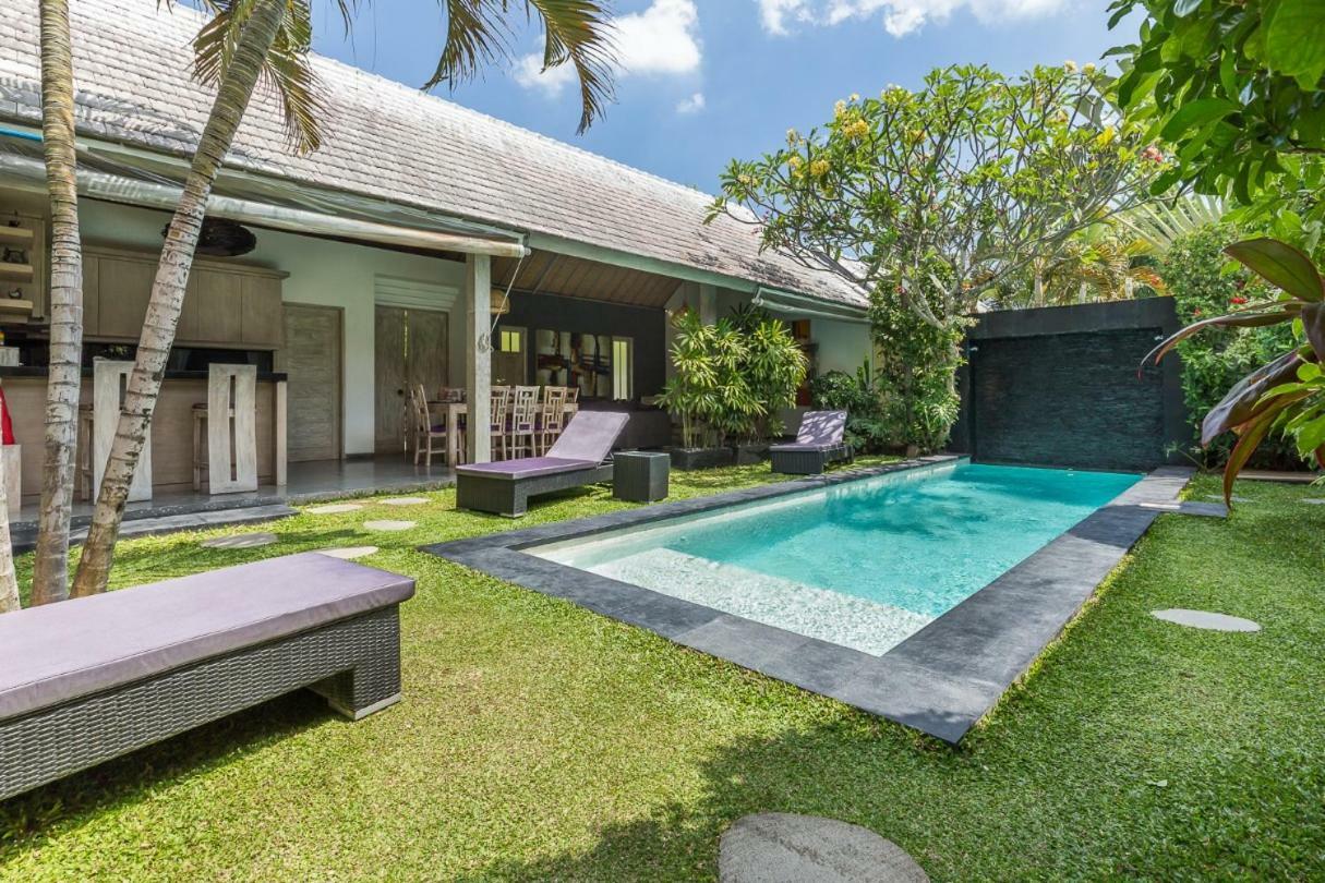 Villa Nuri Merah 1 Kerobokan Exterior foto